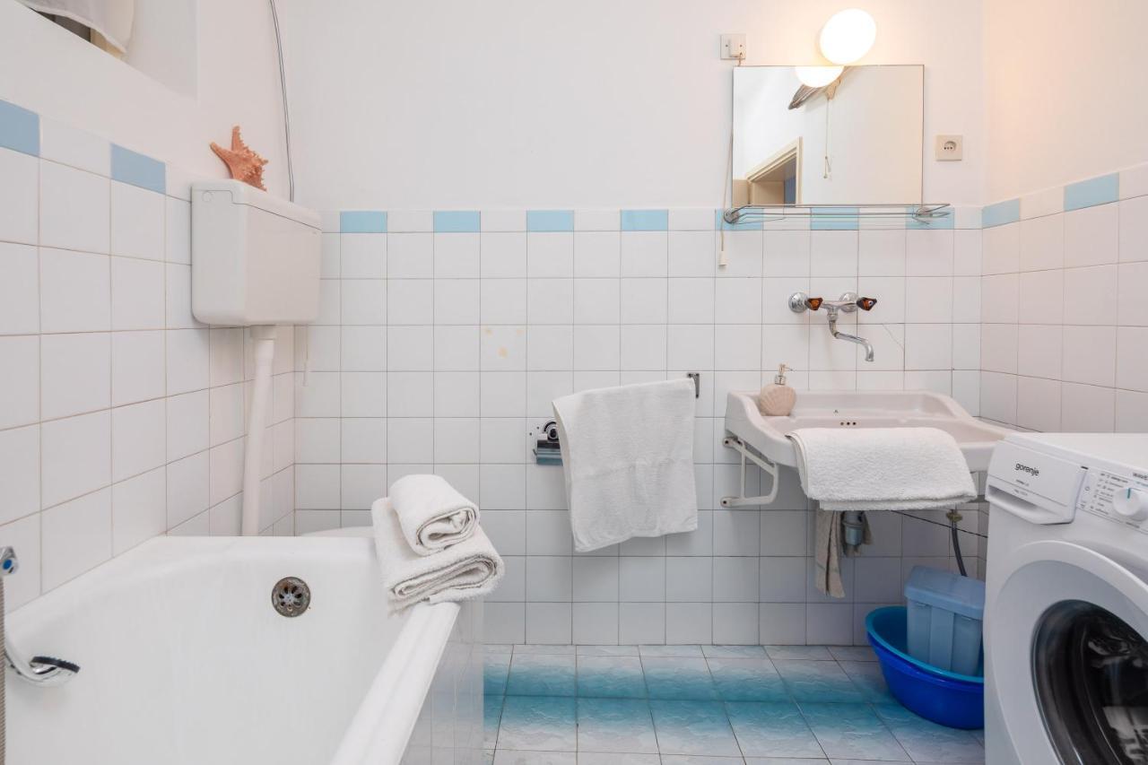 Seaside Apartment Blue Dugi Rat Eksteriør bilde